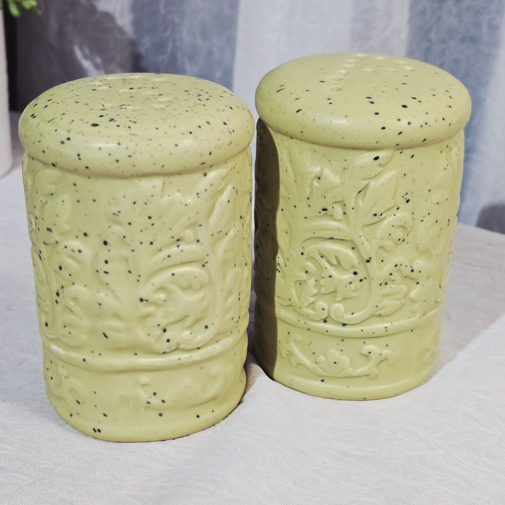 Chesapeake Bay Light Green Speckled Ceramic Salt and Pepper Shakers